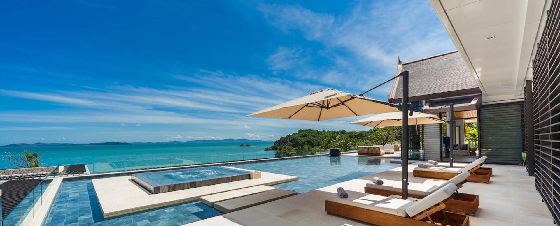 Rent_a_villa_with_swimming_pool_Rent_a_villa_with_incredible_views_from_the_pool