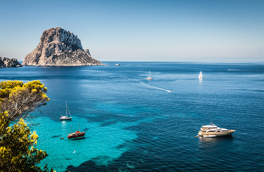 Ses Salinas and Es Vedrà: The most beautiful places in Ibiza 