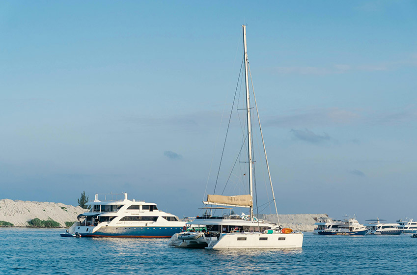 Where to rent a catamaran on Île de Ré?