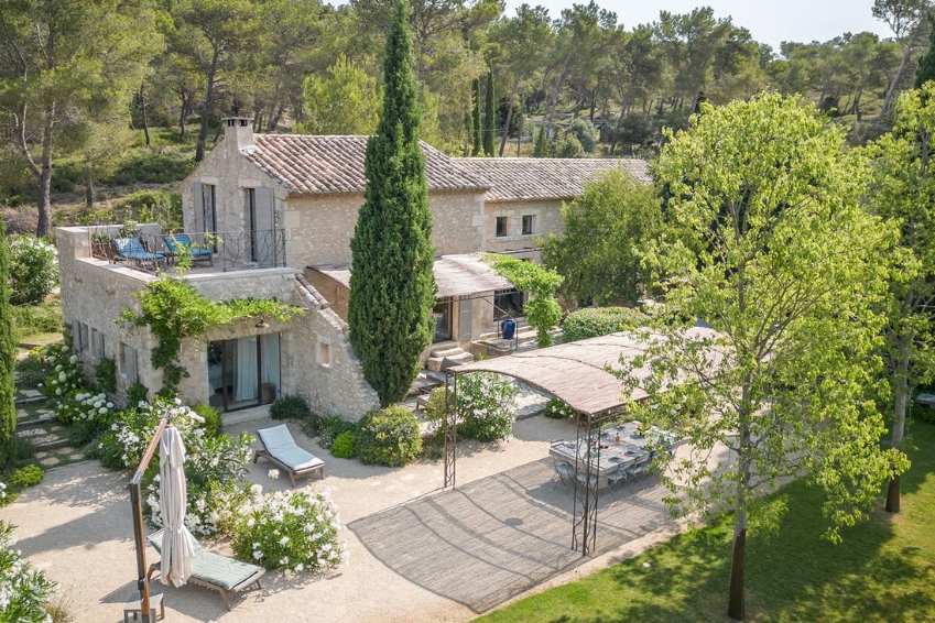 Mas Soélie in Provence: natural pool at the foot of the Alpilles