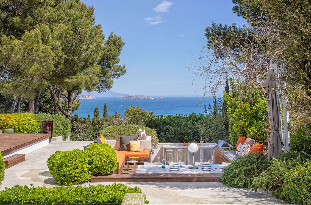 Villa Sol de Verano: Mediterranean elegance and a panoramic pool