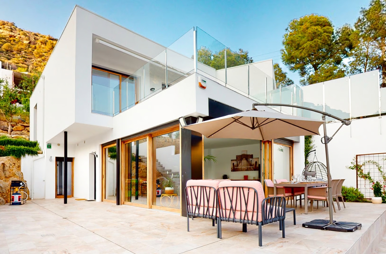 Villa Yeline in Rosas: A beachfront villa on the Costa Brava