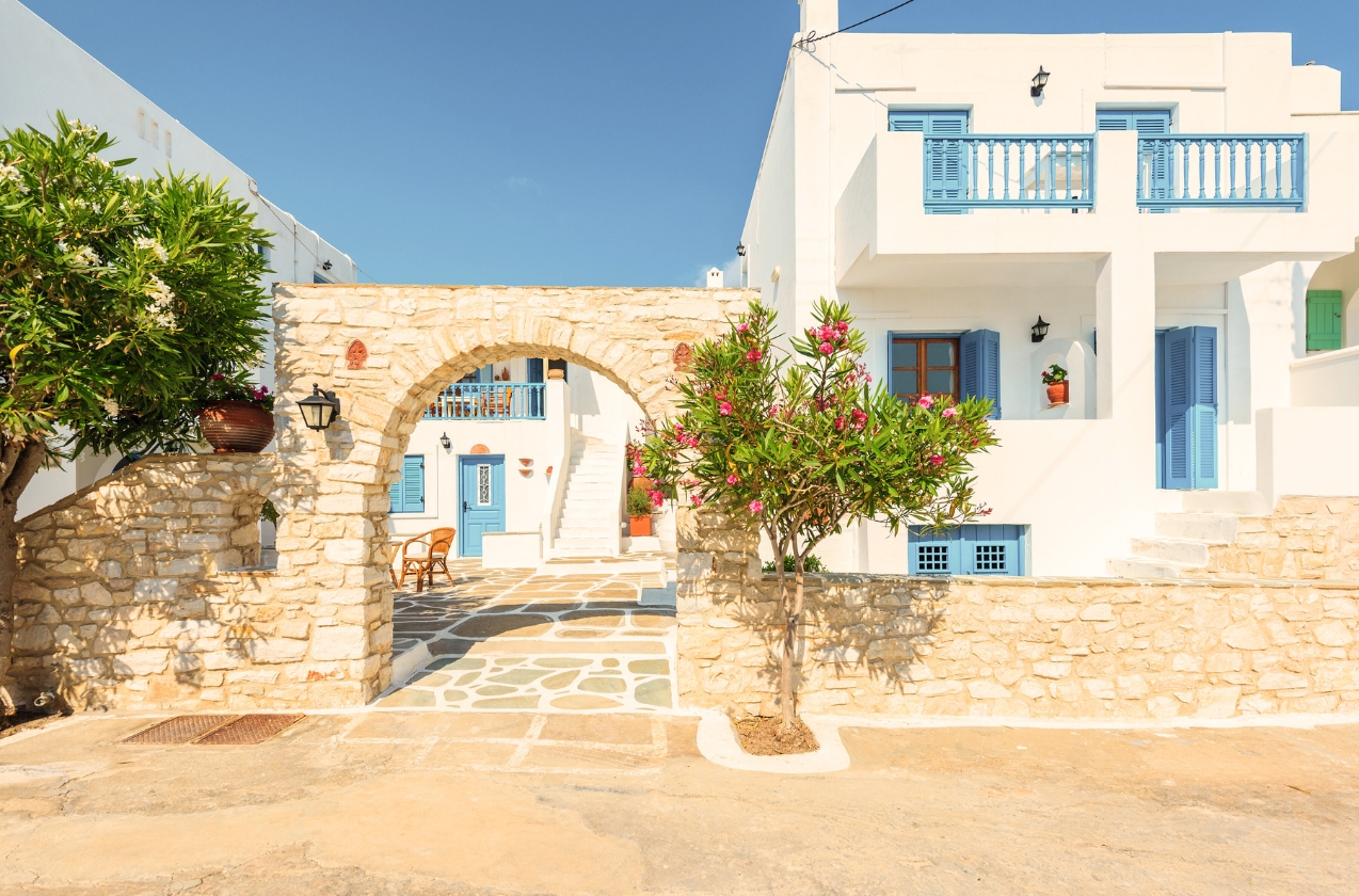 Spring (April to May): Flowers and local discoveries