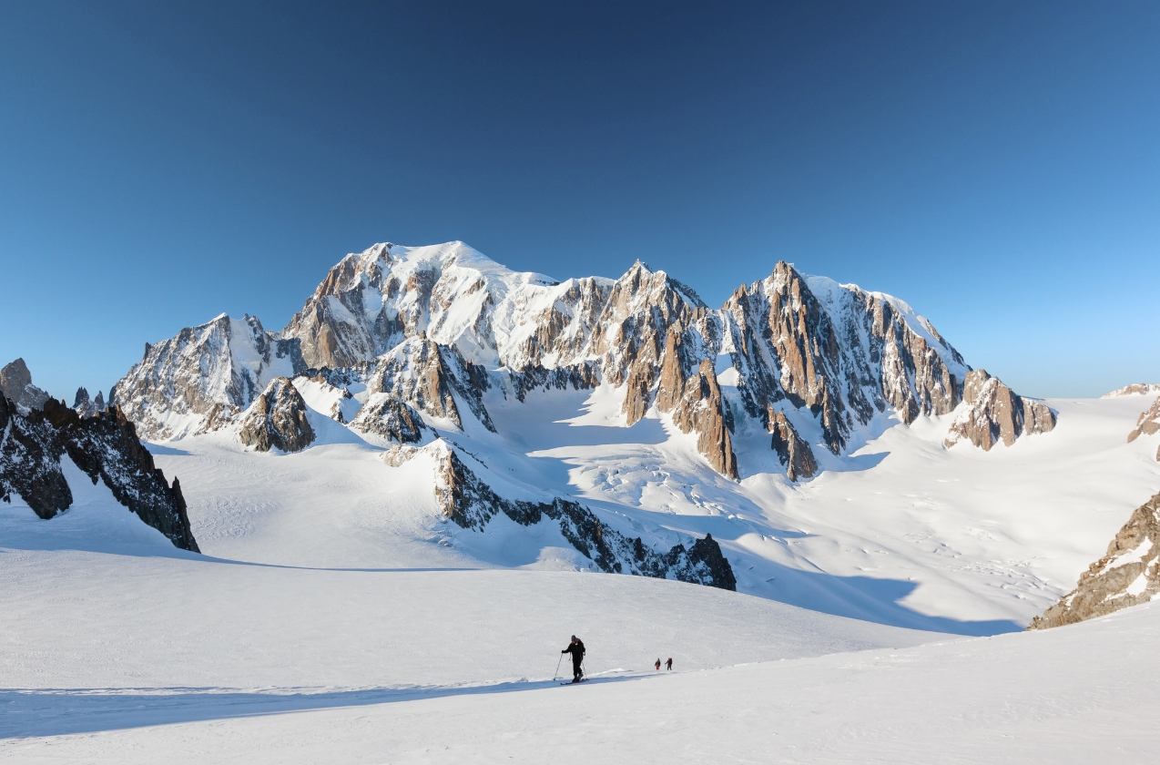 Luxury Ski Chalets Chamonix: Refined Escapes in the Alps 