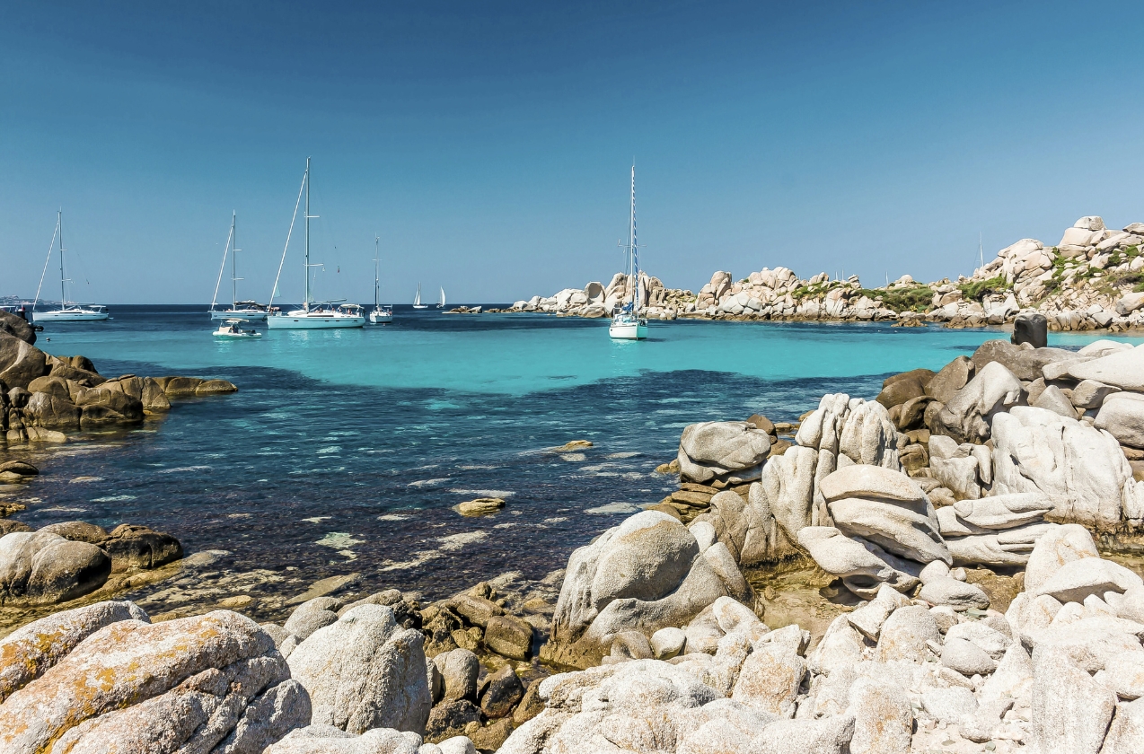 Family-friendly beaches and coves in southern Corsica 