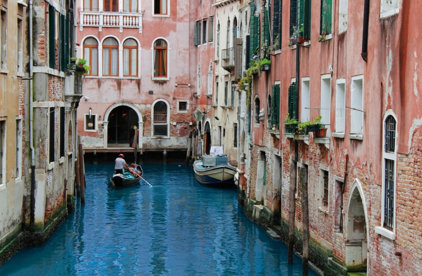 The essentials: Rome, Venice and the mythical Italian coast 