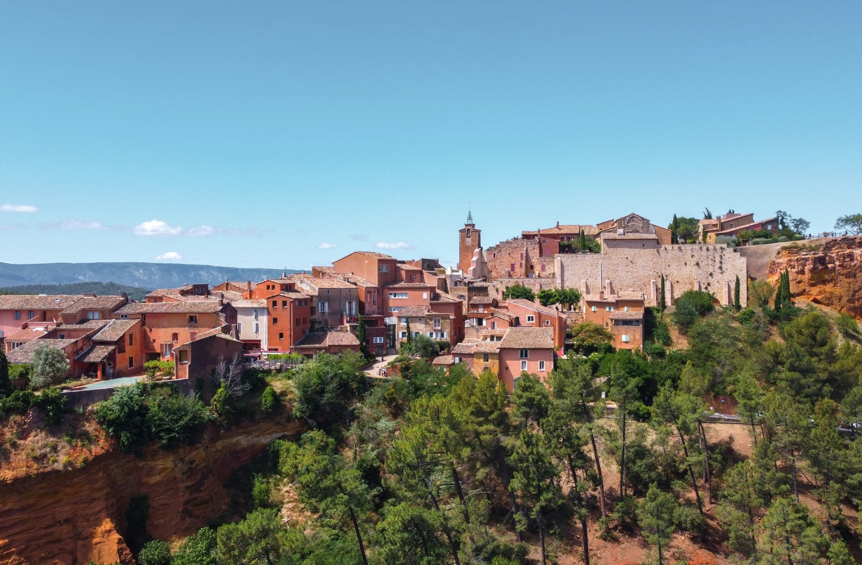 Roussillon: A flower-filled village in shades of ochre