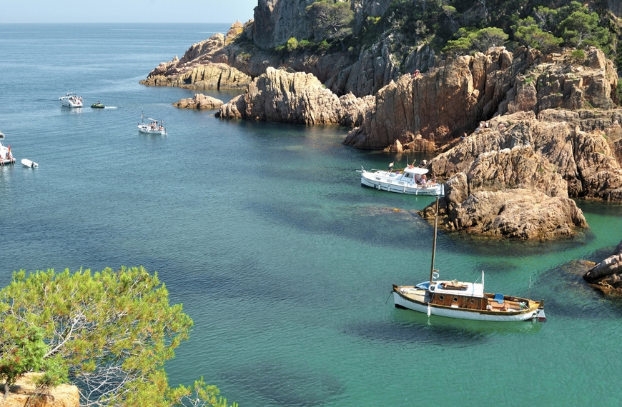 Things to do in Begur, Spain? Experiences from day to night 