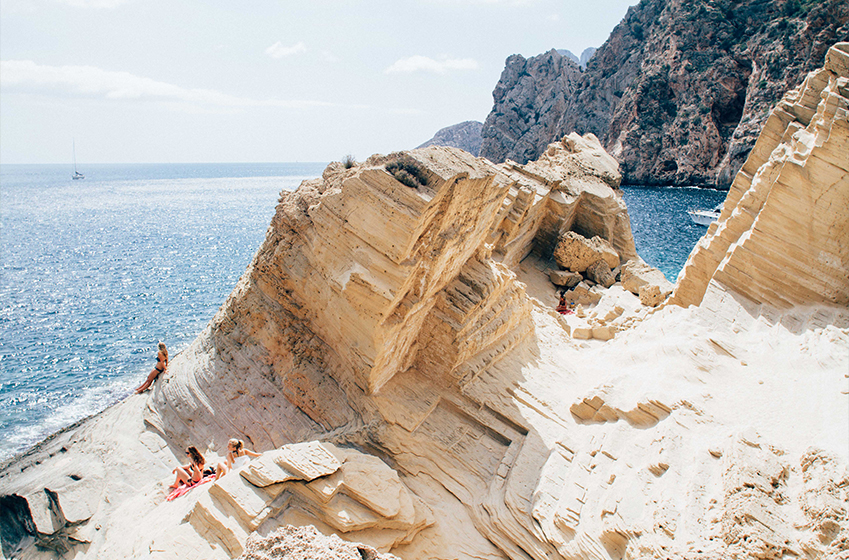 Outdoor adventures and sea experiences