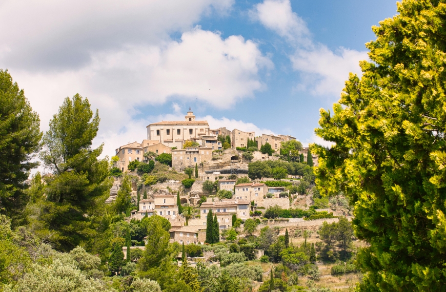 Gordes: This perched Vaucluse village is the pearl of the Luberon 
