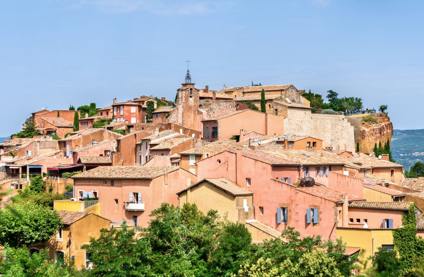 Roussillon: An atypical village shaped by enchanting ochre