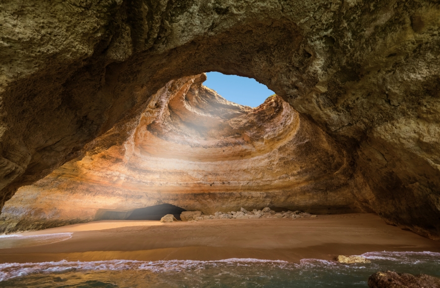 Boat trips, grottos and dolphin watching 