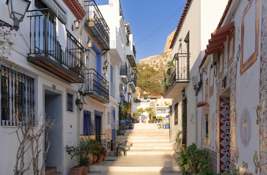 Costa Blanca: The sea and whitewashed villages
