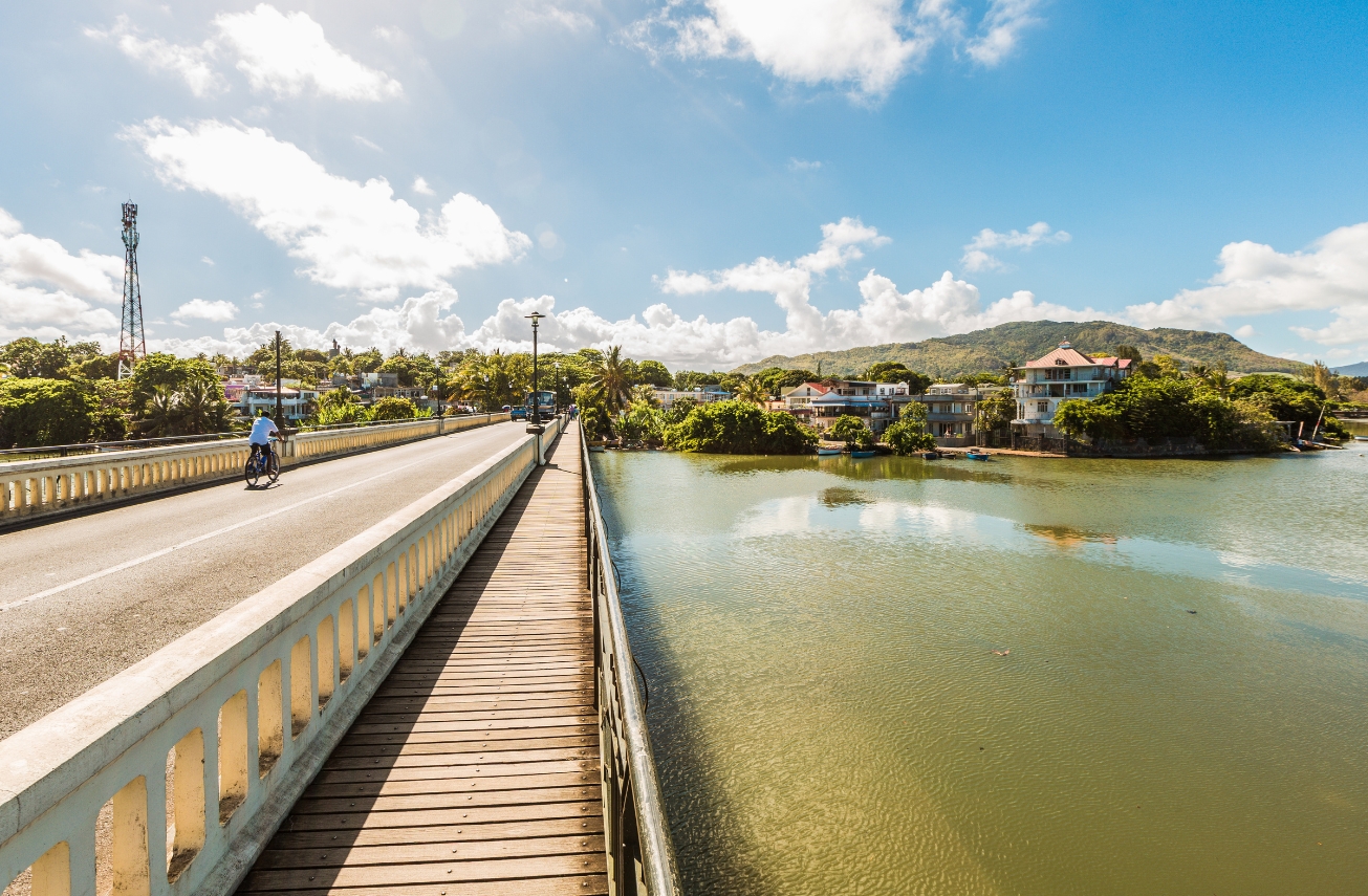 The South: Wild landscapes and authentic Mauritius