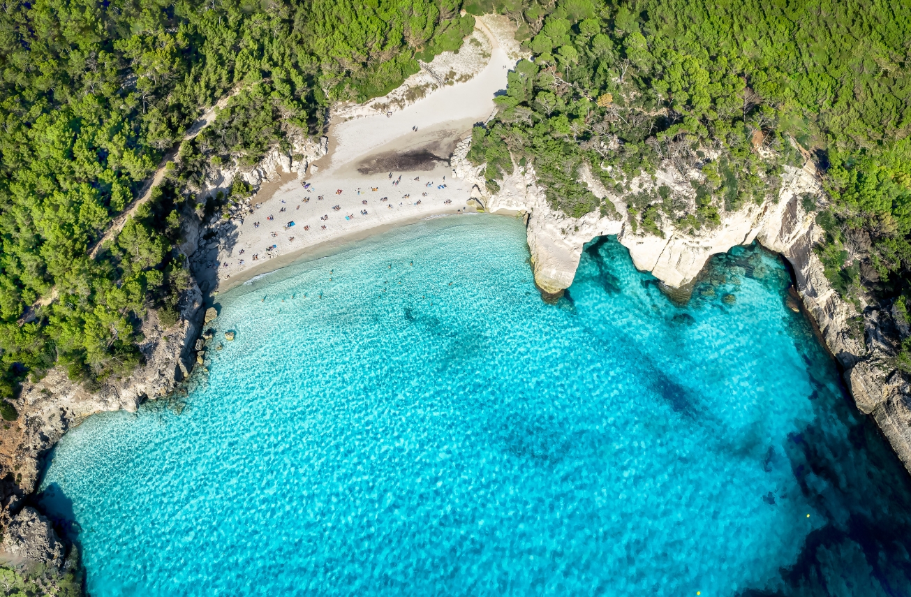 Summer in Menorca: Turquoise coves and Mediterranean ambiance