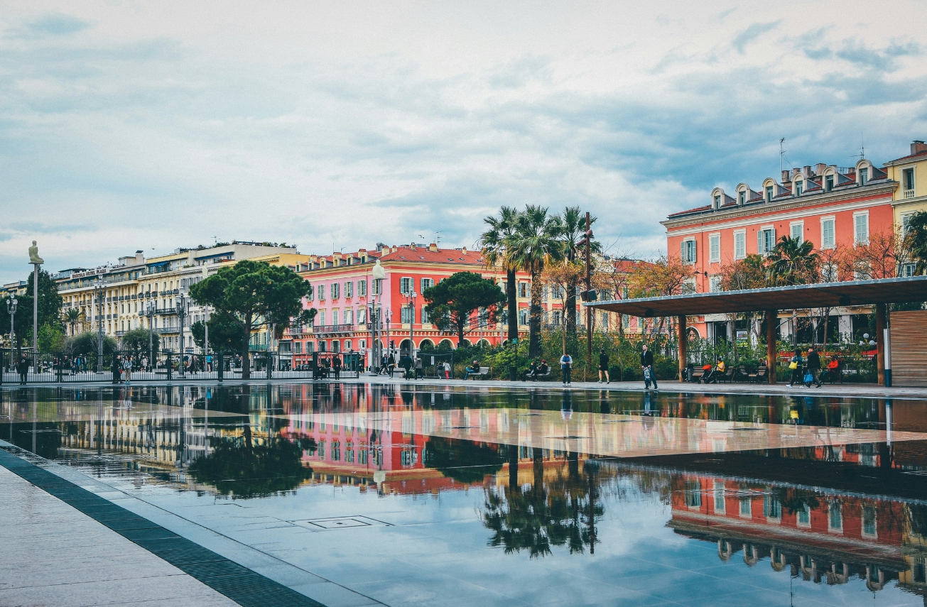 Nice and its nearby towns: Culture and Mediterranean lifestyle