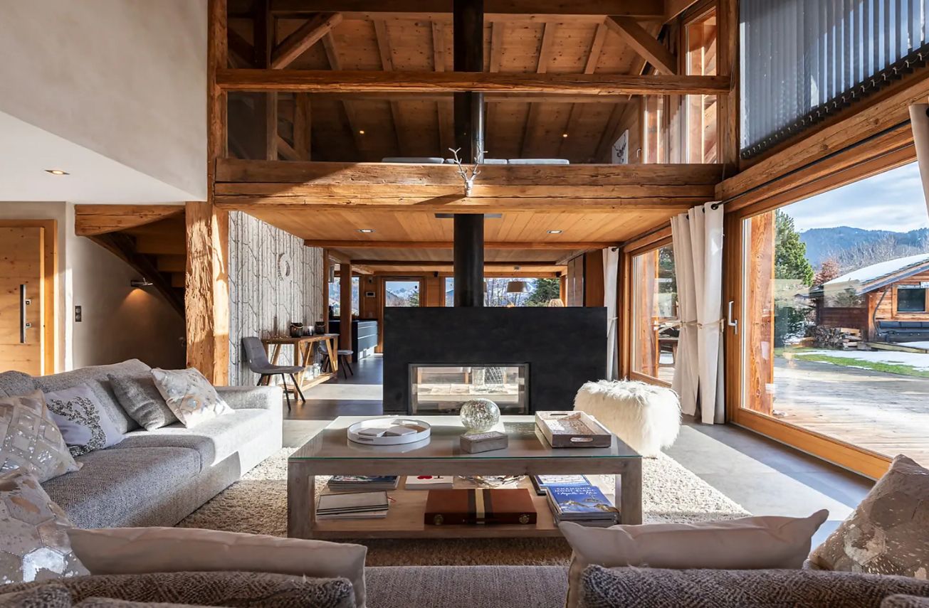 When to book your skiing holiday in the Northern French Alps