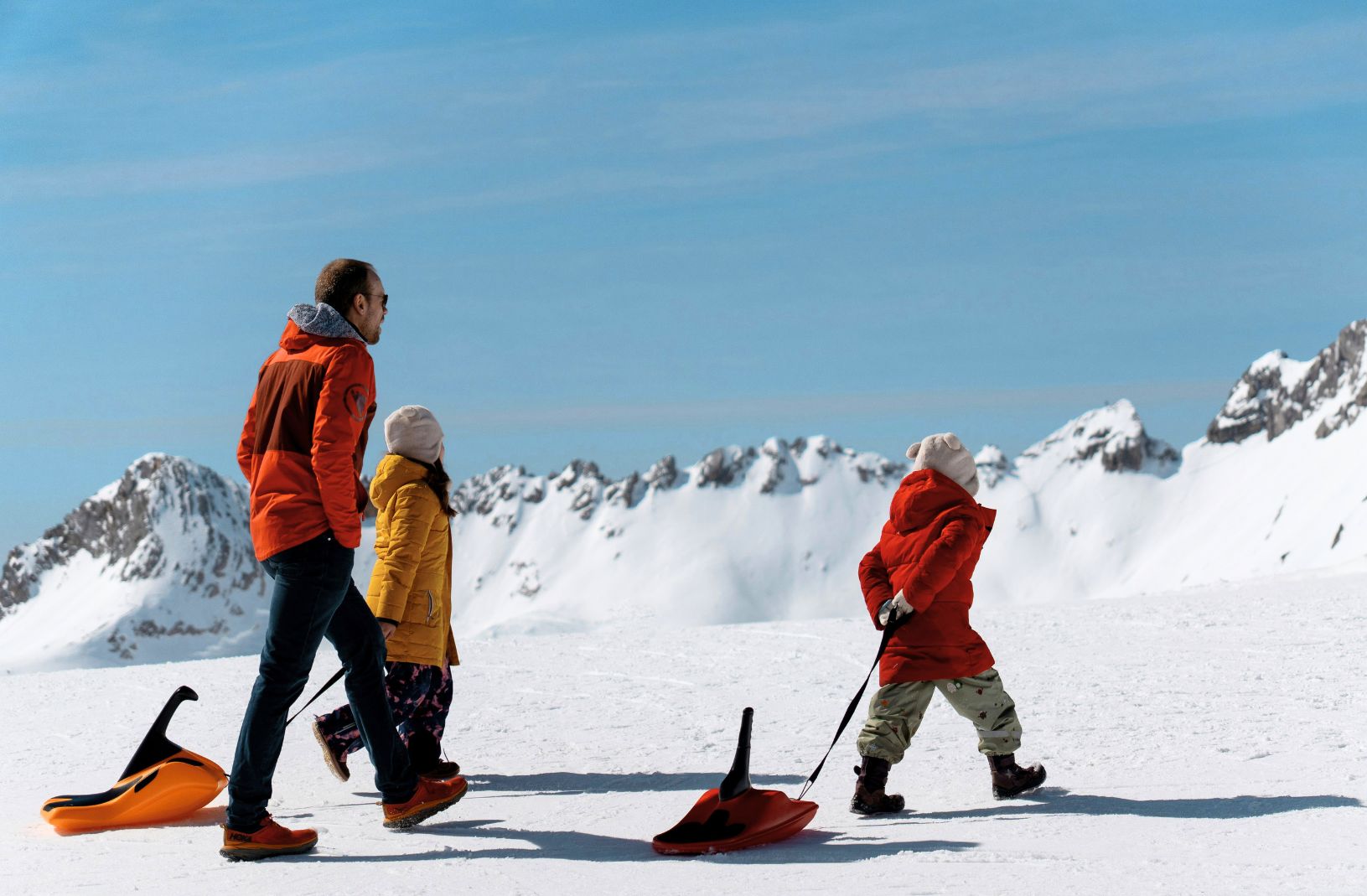 A Chalet for Christmas with the Family: Mountain Stays