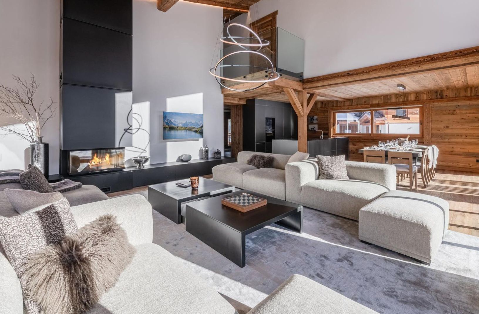 A Chalet for Christmas with the Family: Mountain Stays
