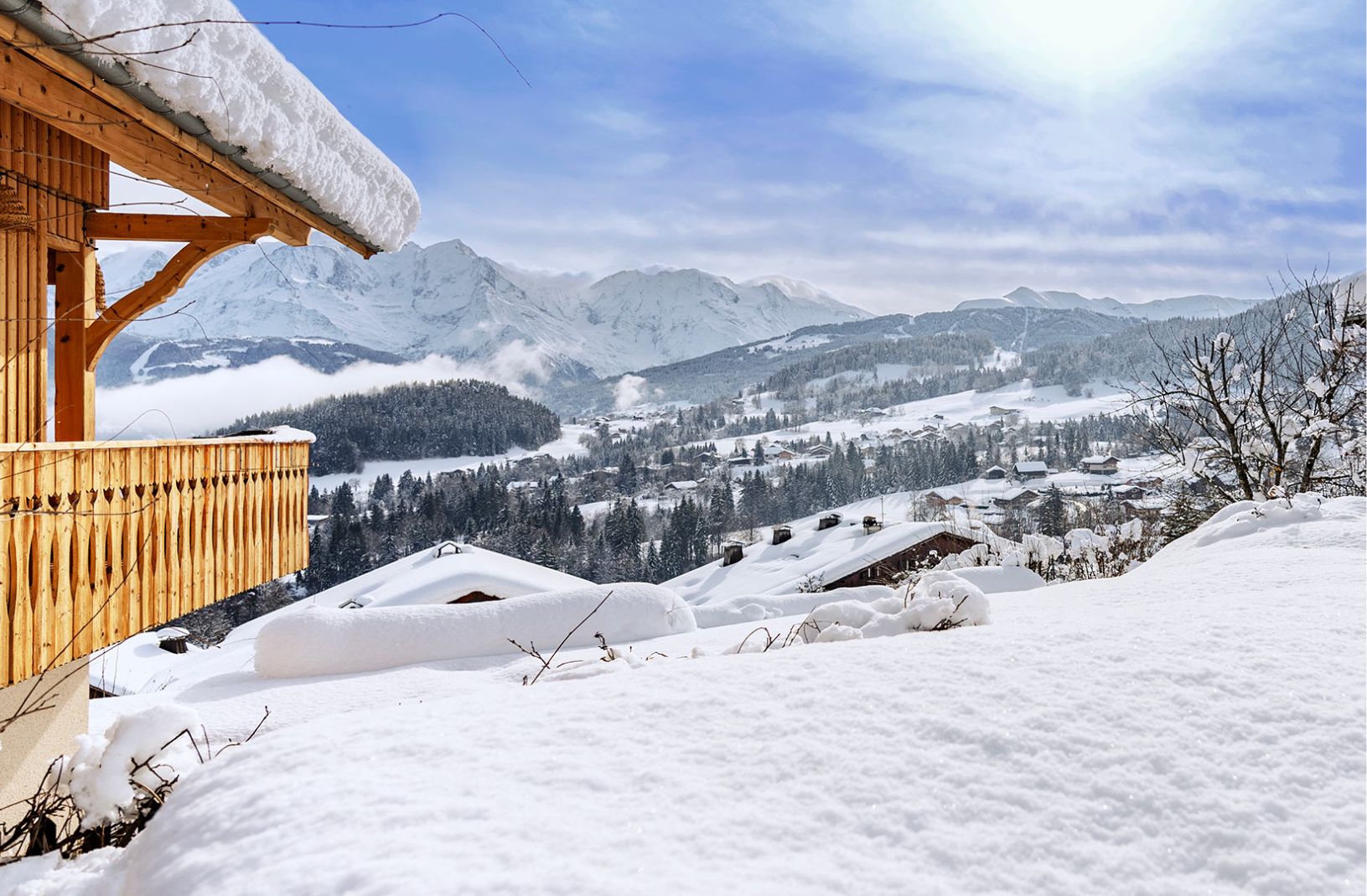 A Chalet for Christmas with the Family: Mountain Stays