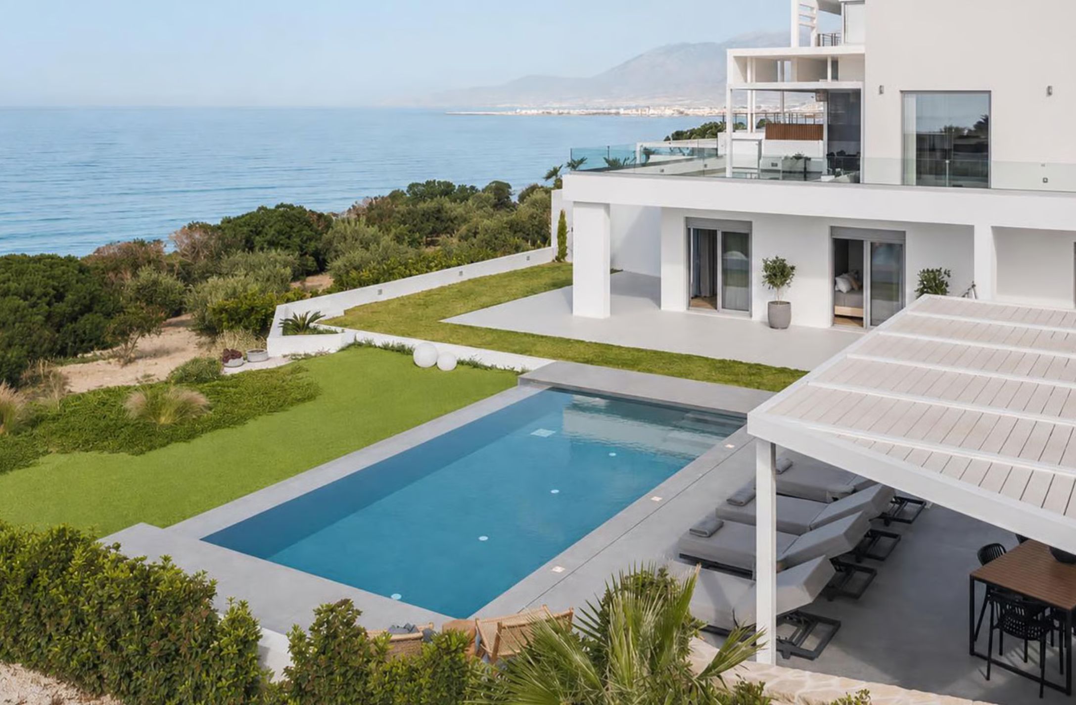 Luxury Holiday in Greece: Where to Go and What to Experience