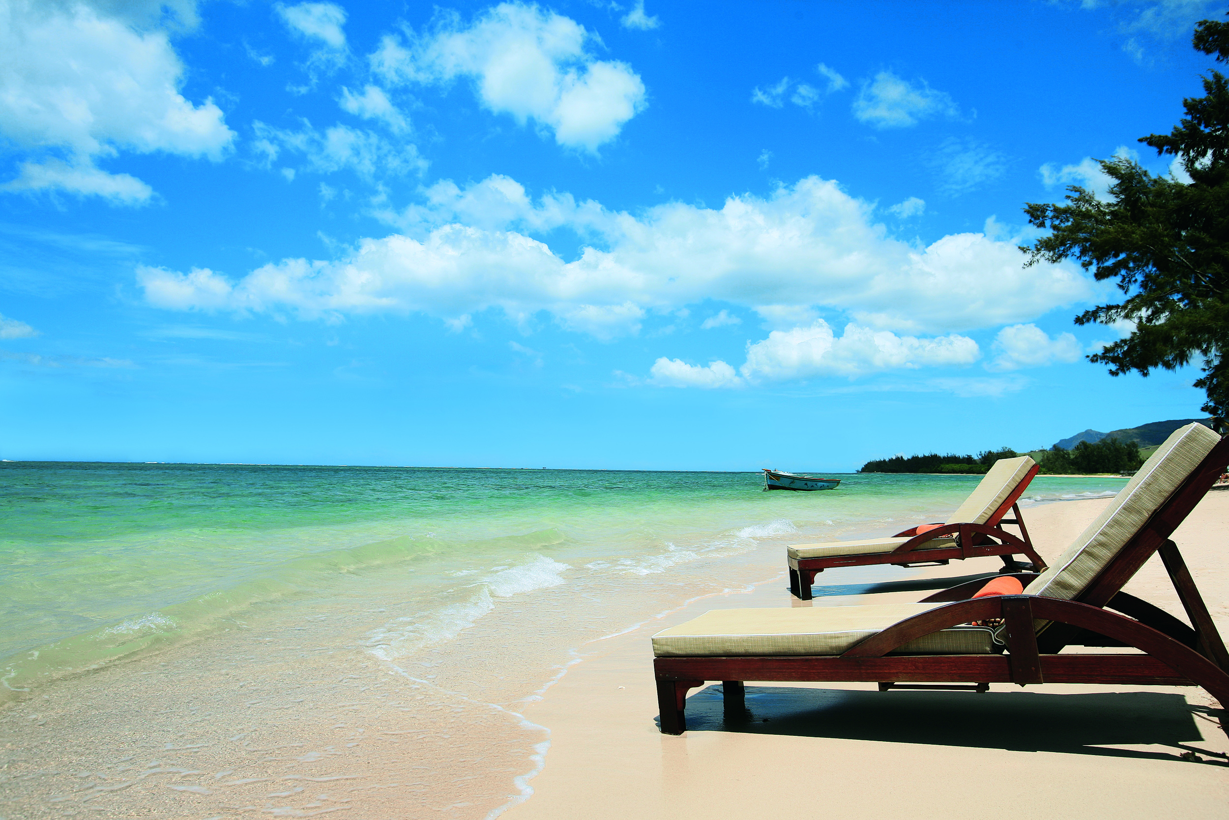 Direct access to beach