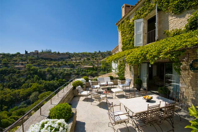 Rent a luxury villa in Luberon, Provence