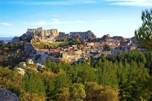 Rent a luxury villa in Saint Remy de Provence
