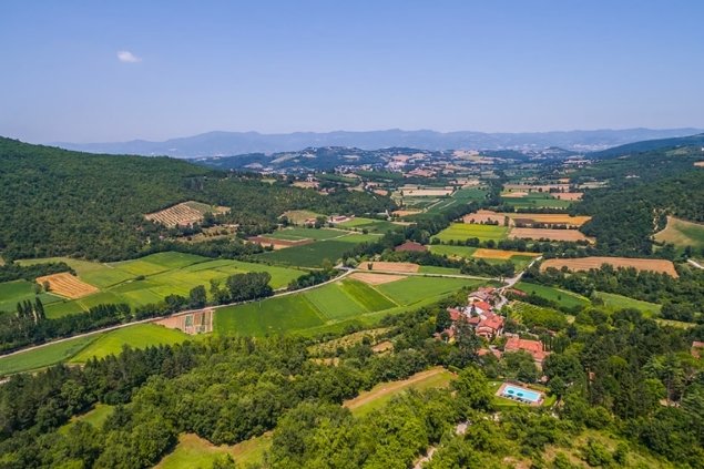 Luxury villa rental in Arezzo