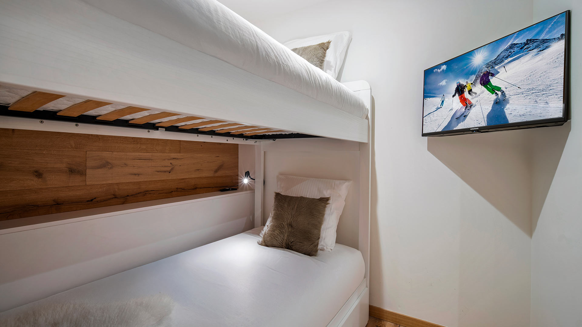 Penthouse Lunys - Image 23