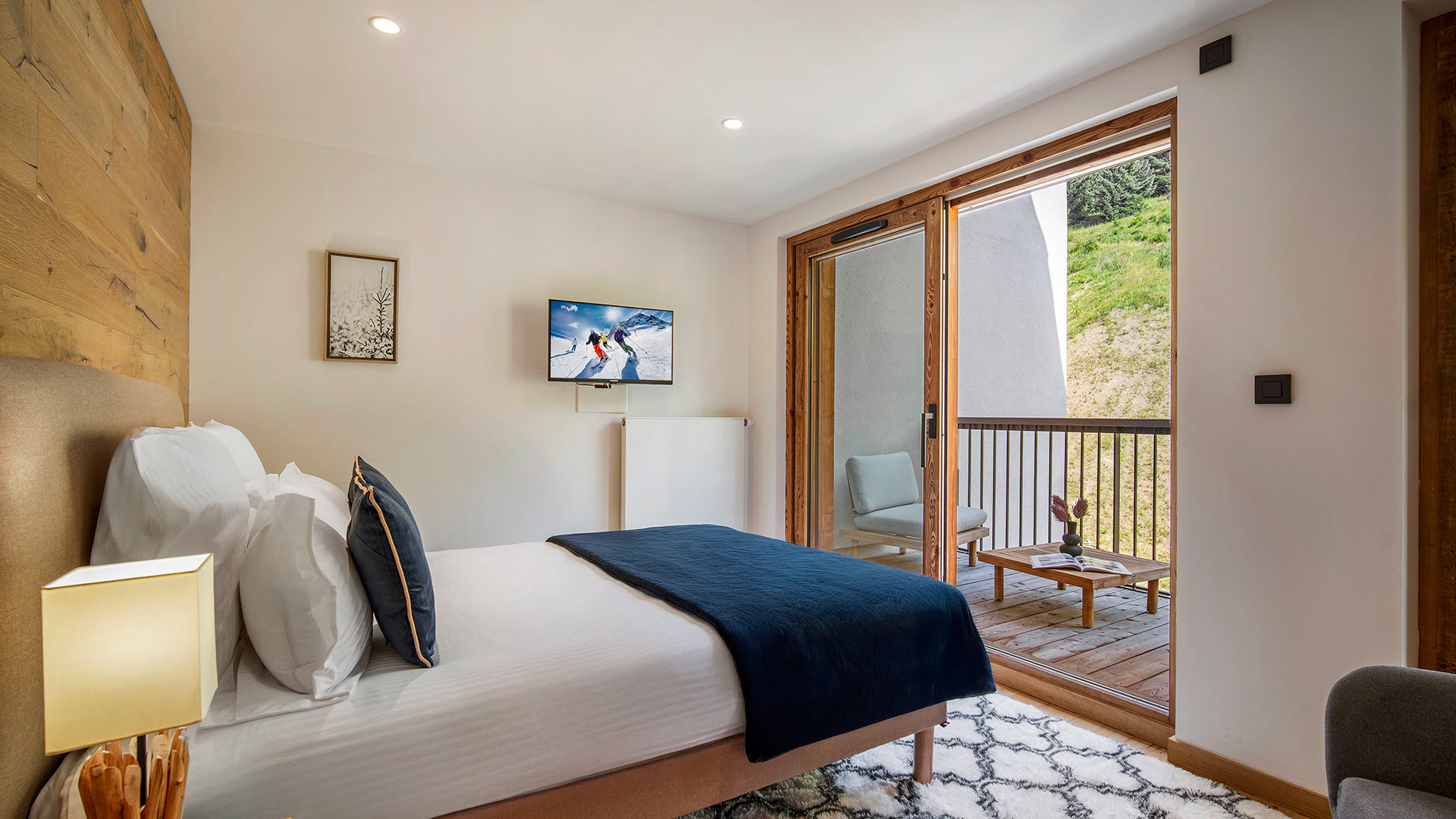 Penthouse Lunys - Image 14