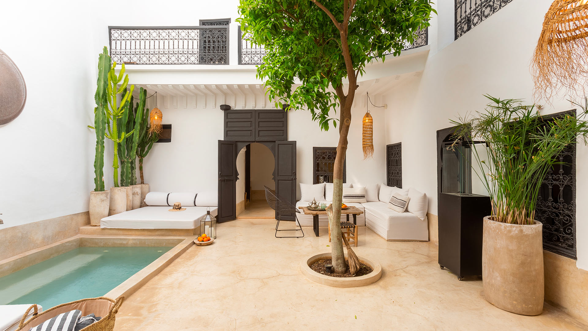 Villa ID-10879