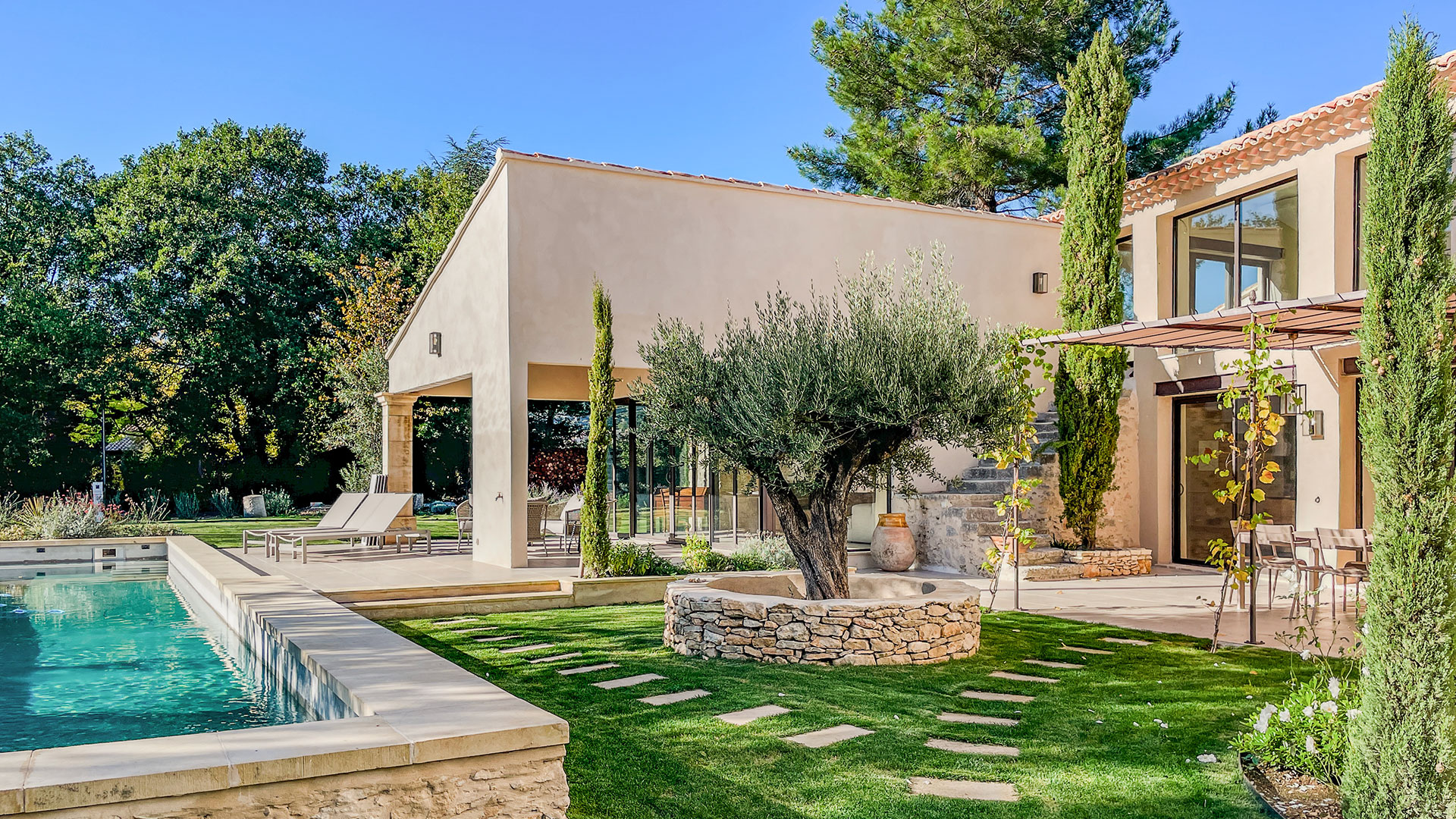 Mas de la Soie - luxury property in France