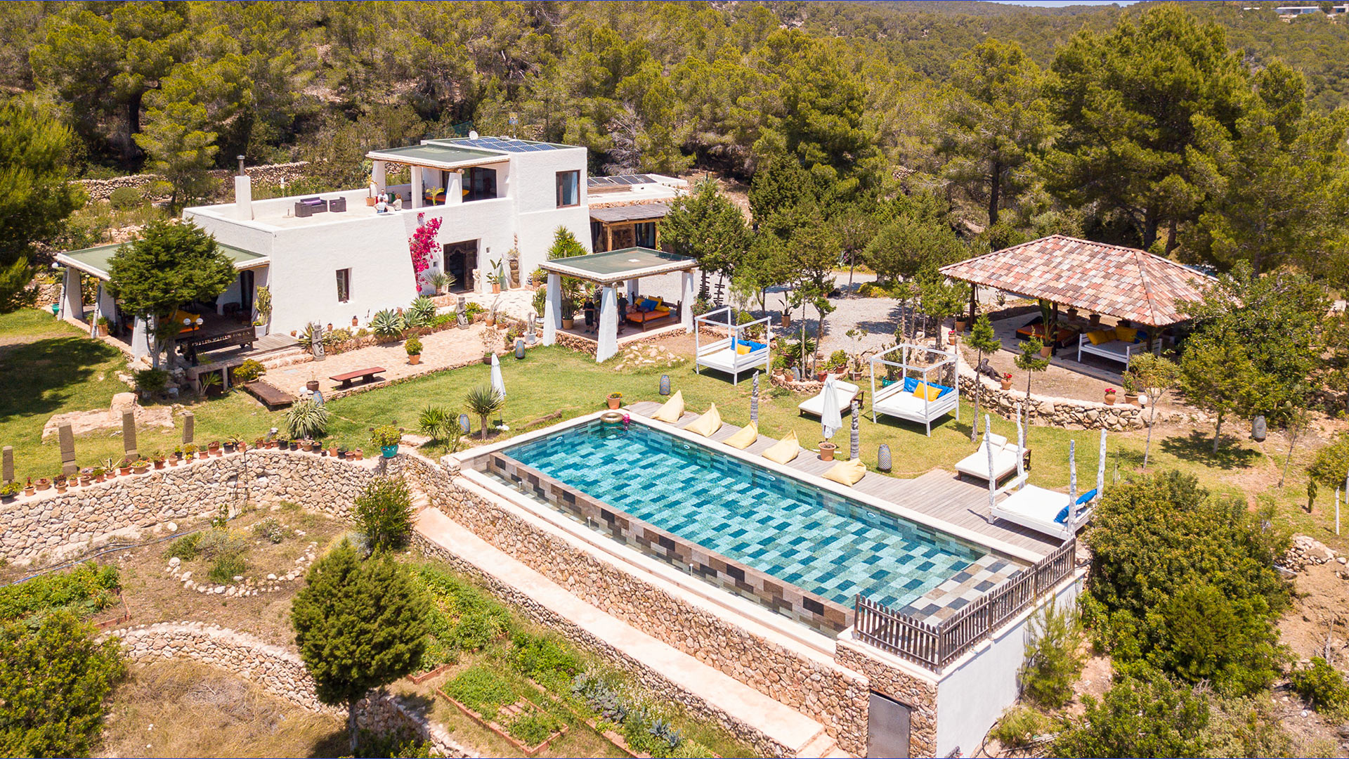 Can Besora — Cala Salada