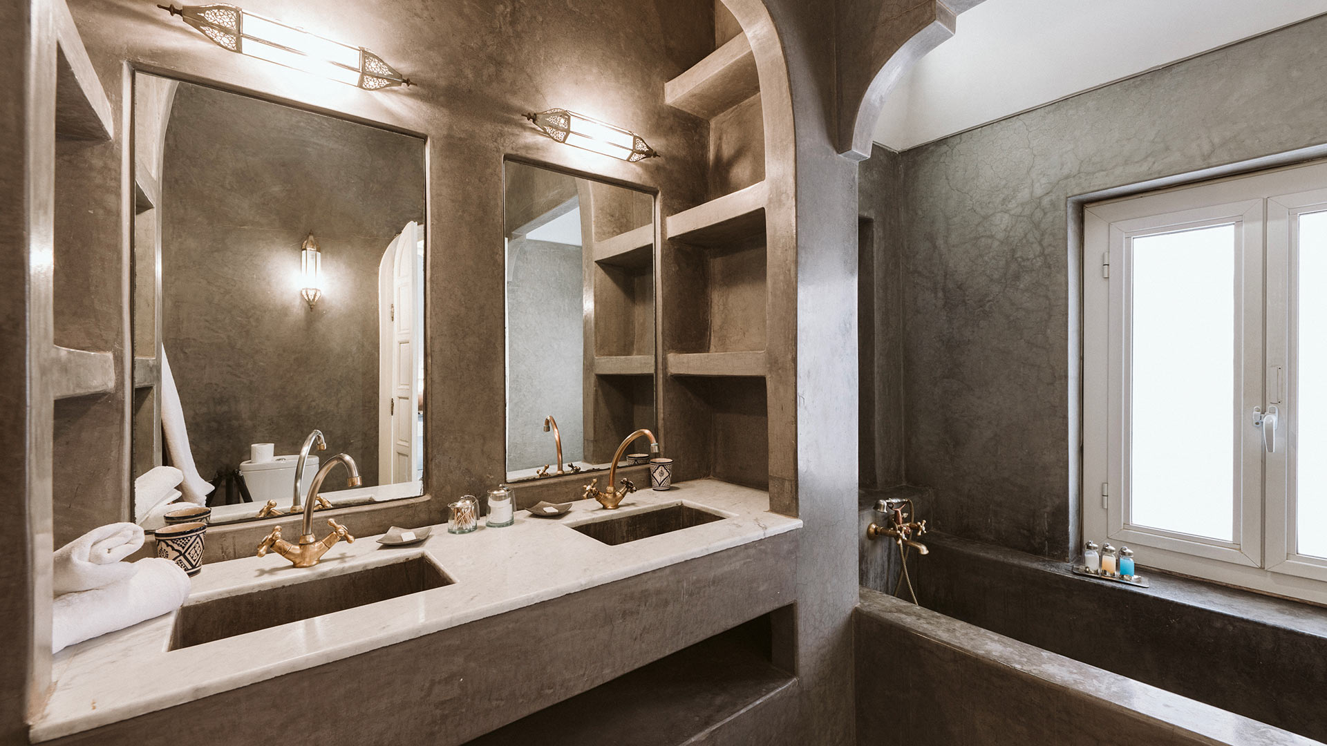 Riad Crystal - Image 29
