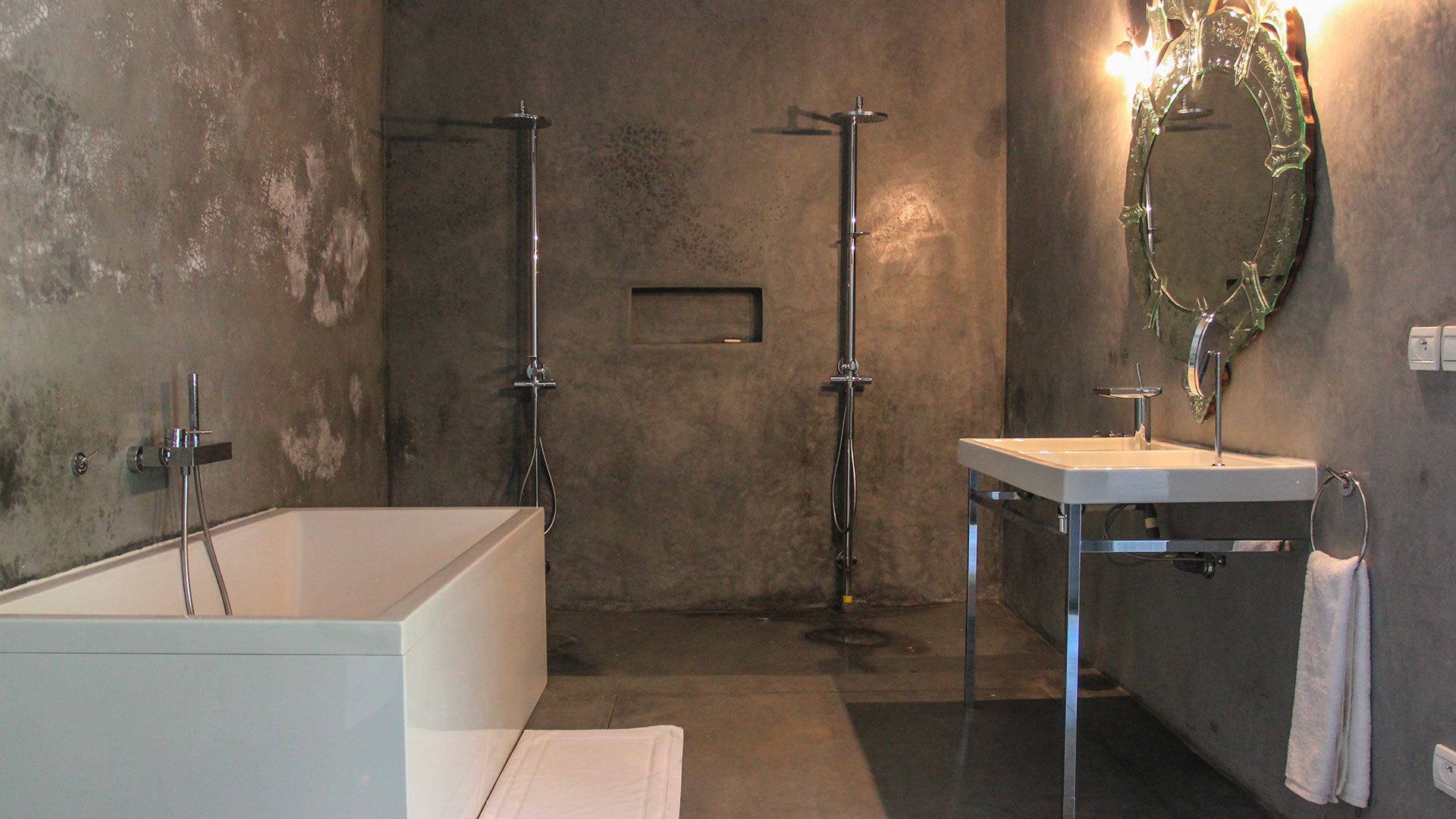 Riad Mena - Image 25