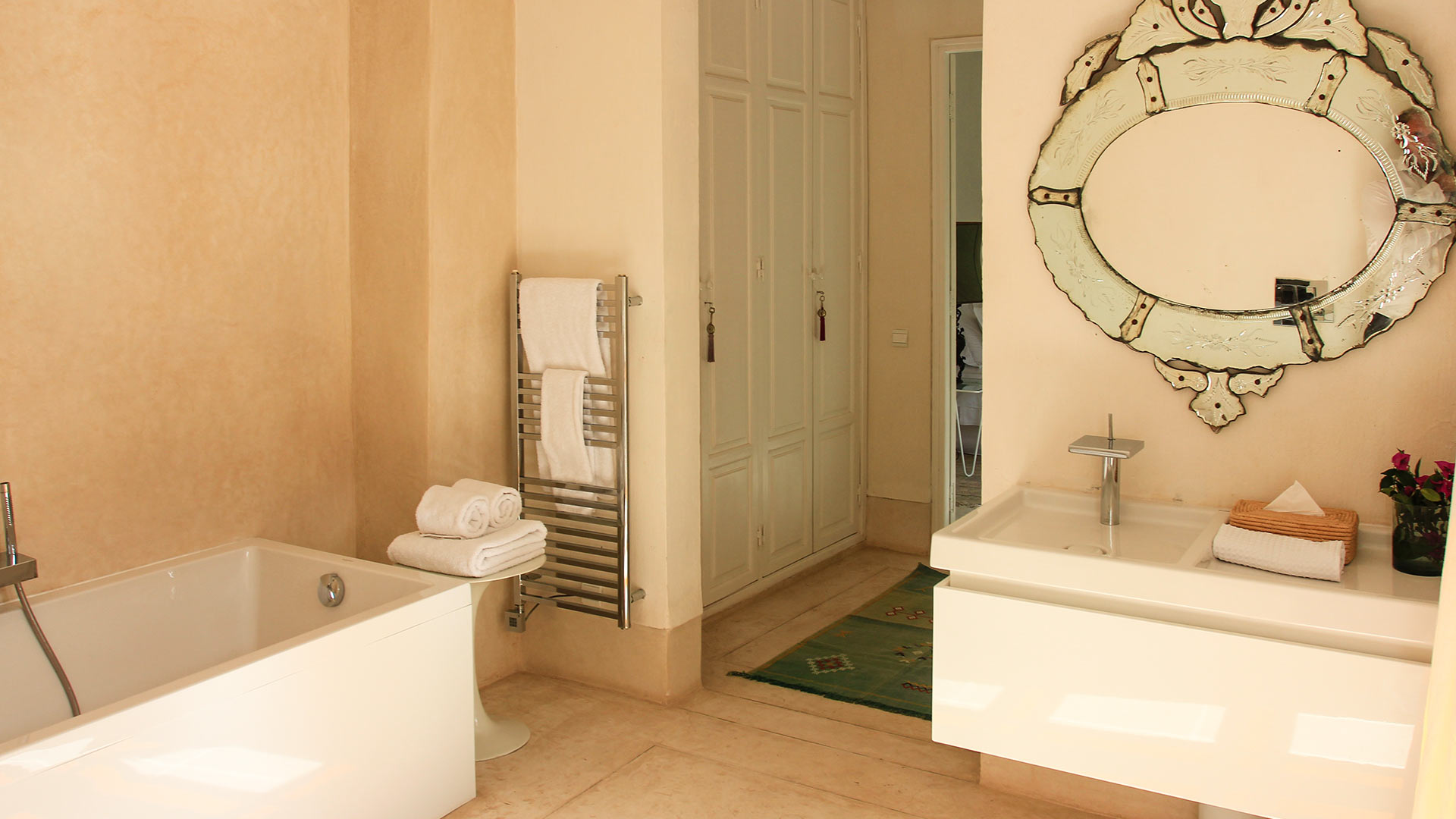 Riad Mena - Image 22