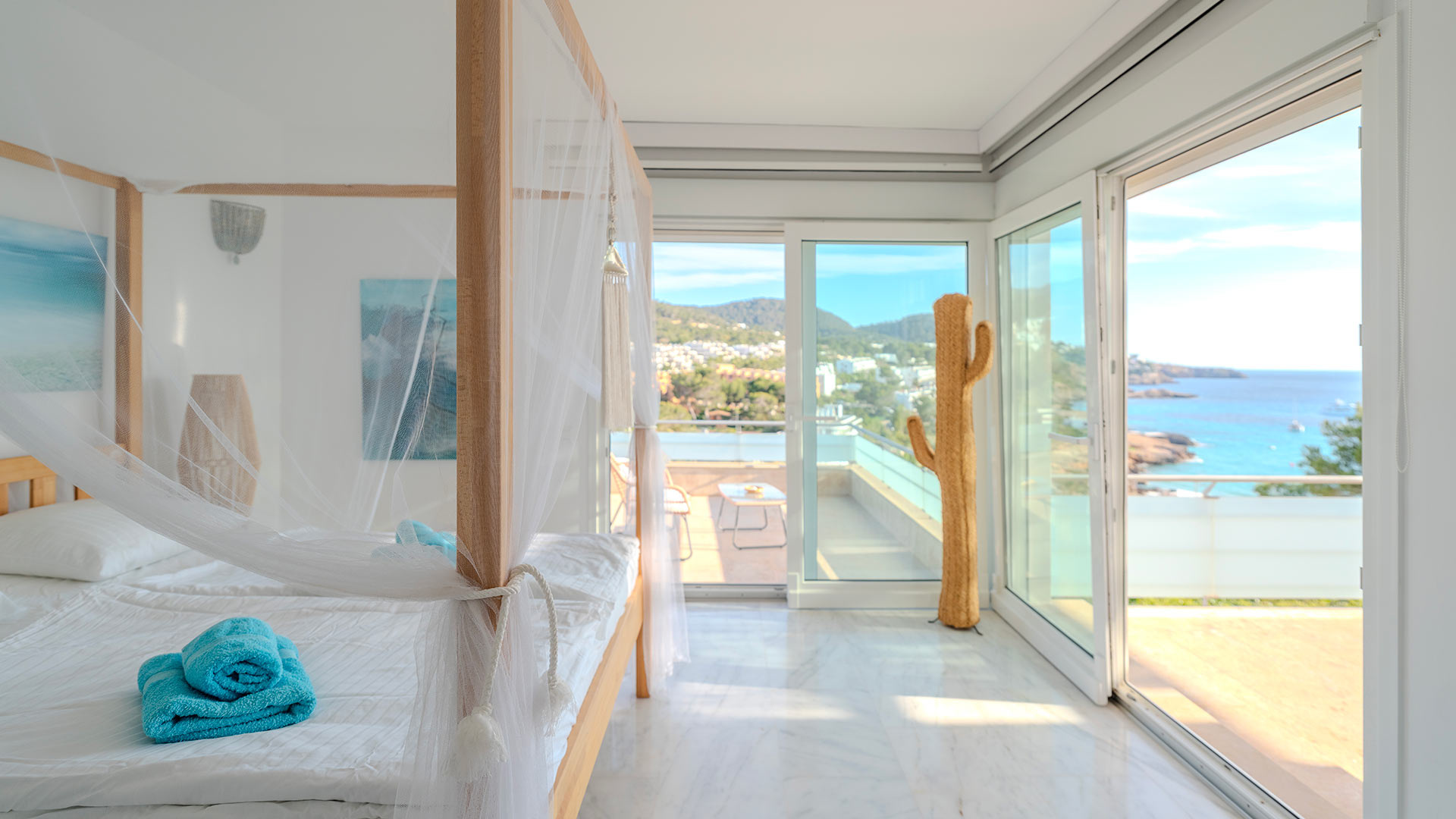 White beach - Image 21