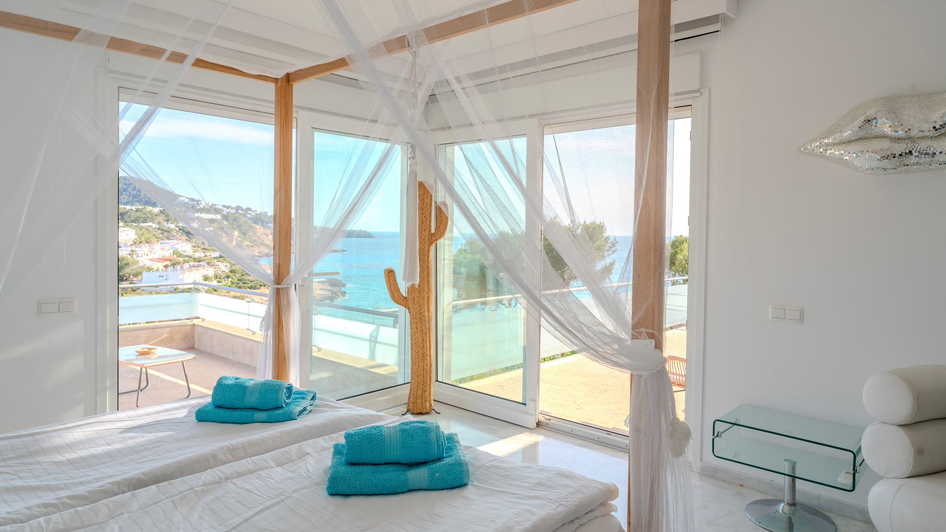 White beach - Image 22