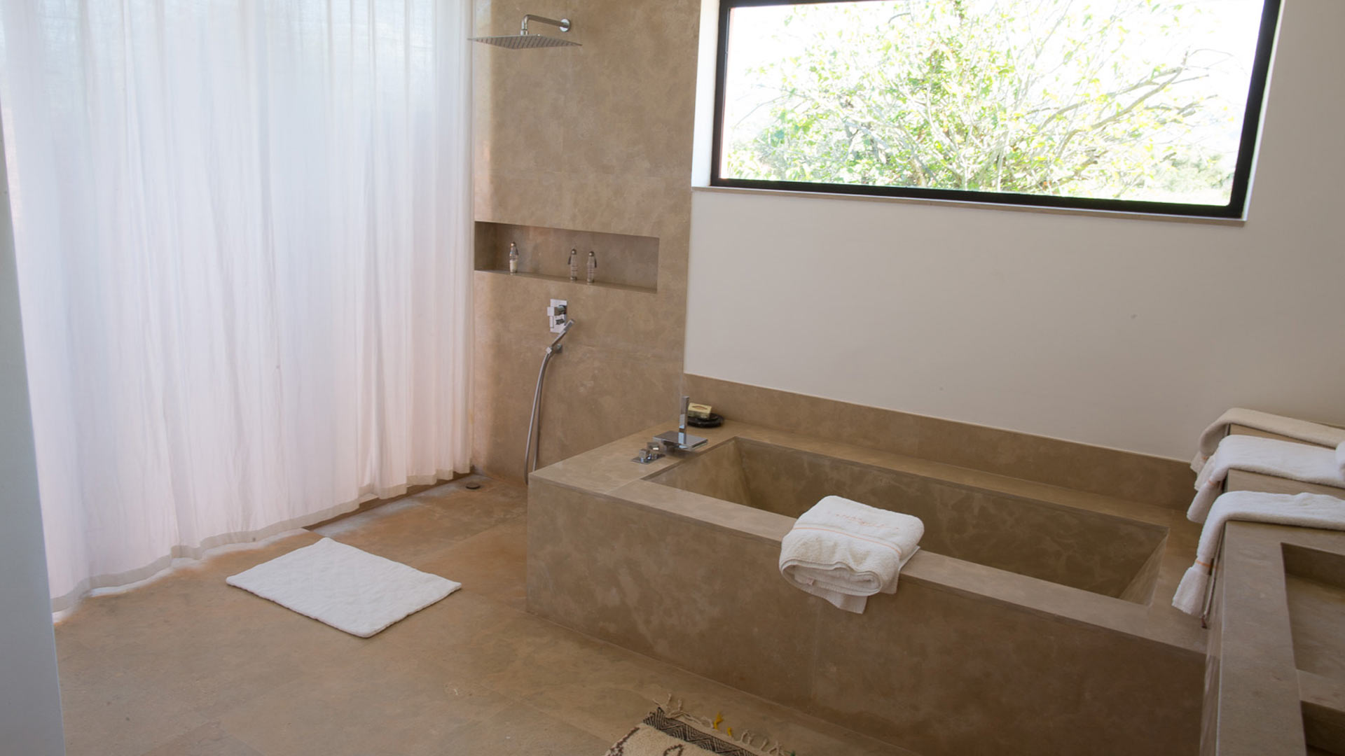 Aza - Image 26