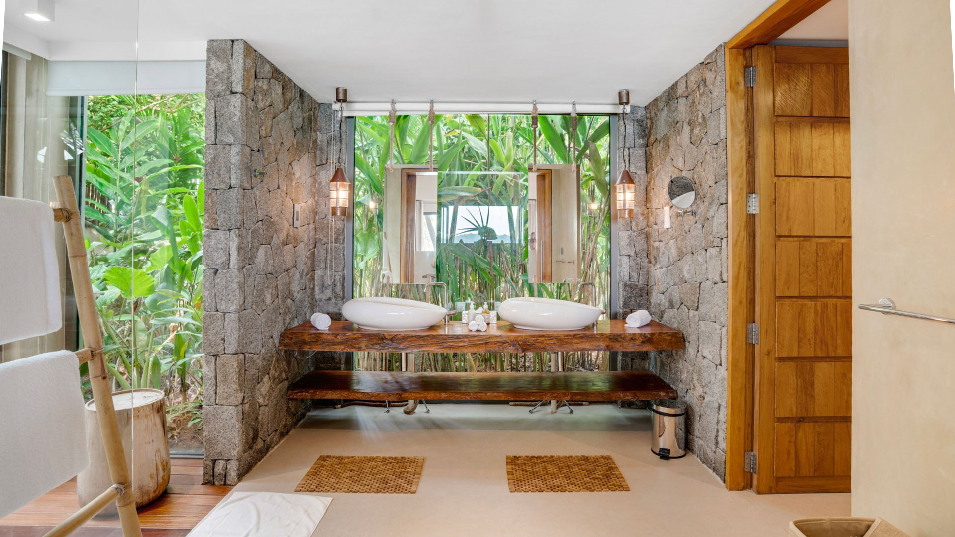 Beach Villa Praslin - Image 21