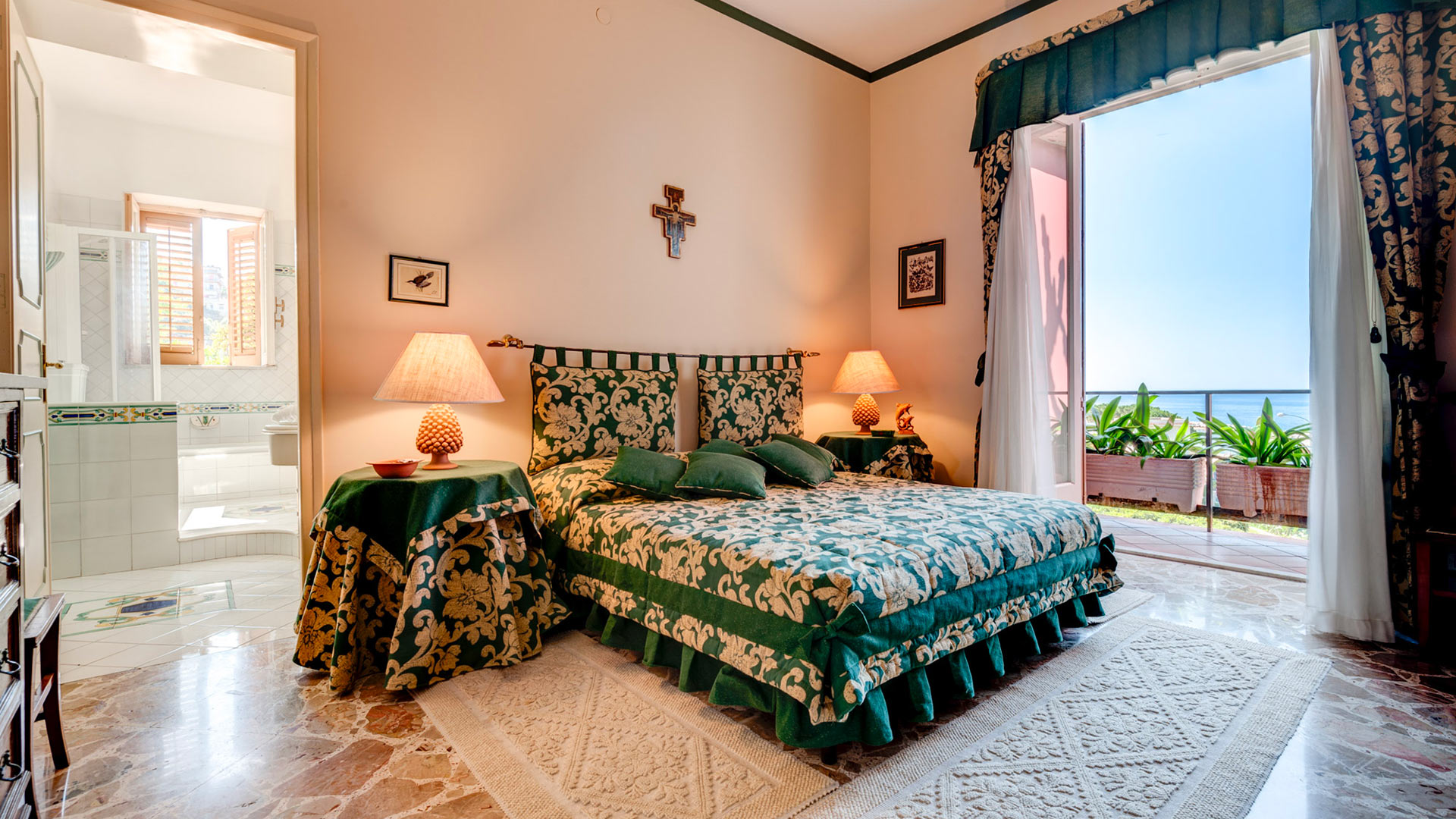 Photos of villa Cecilia Trabia in Sicily Villanovo