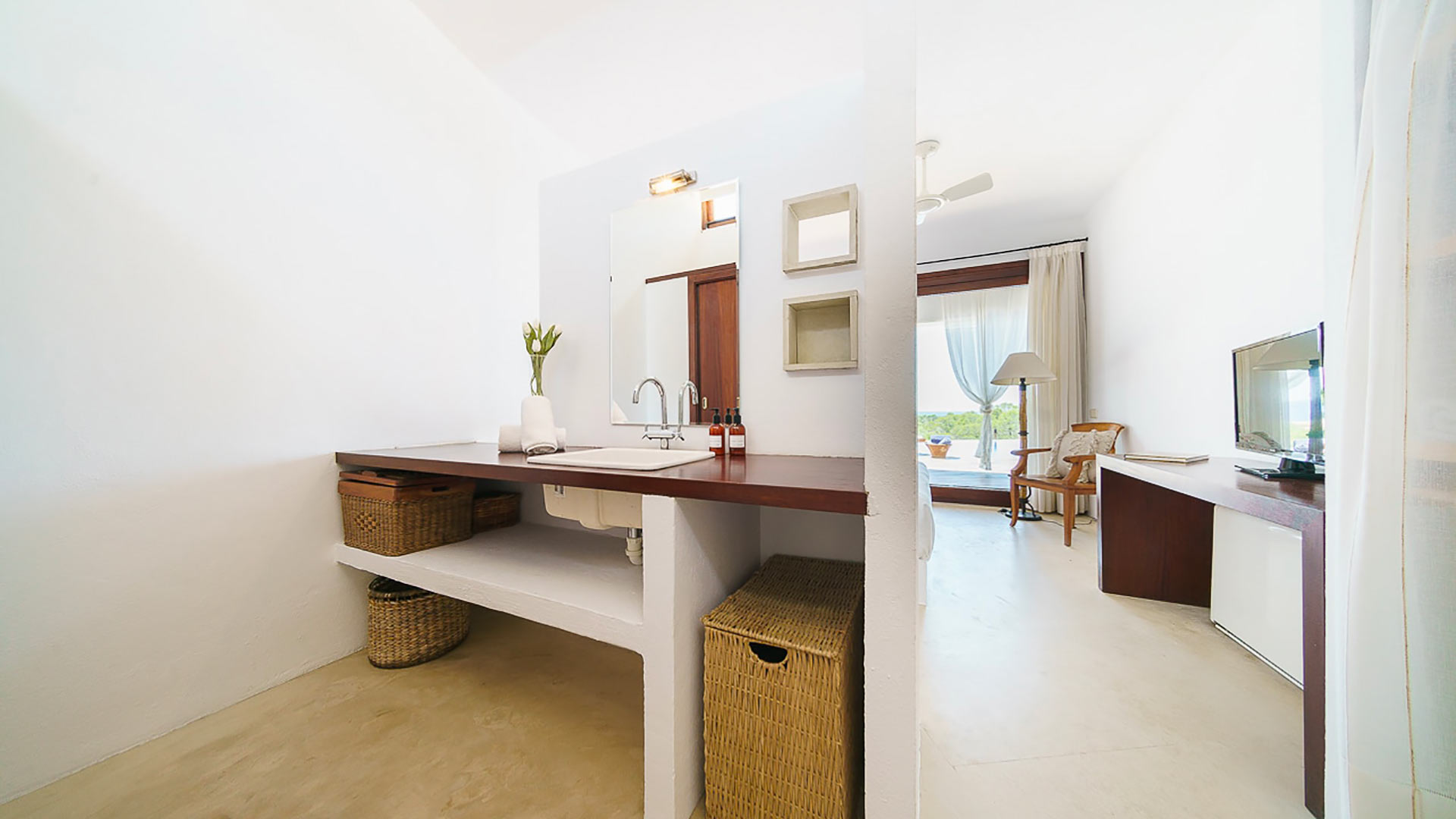 Voramar — Cala Tarida