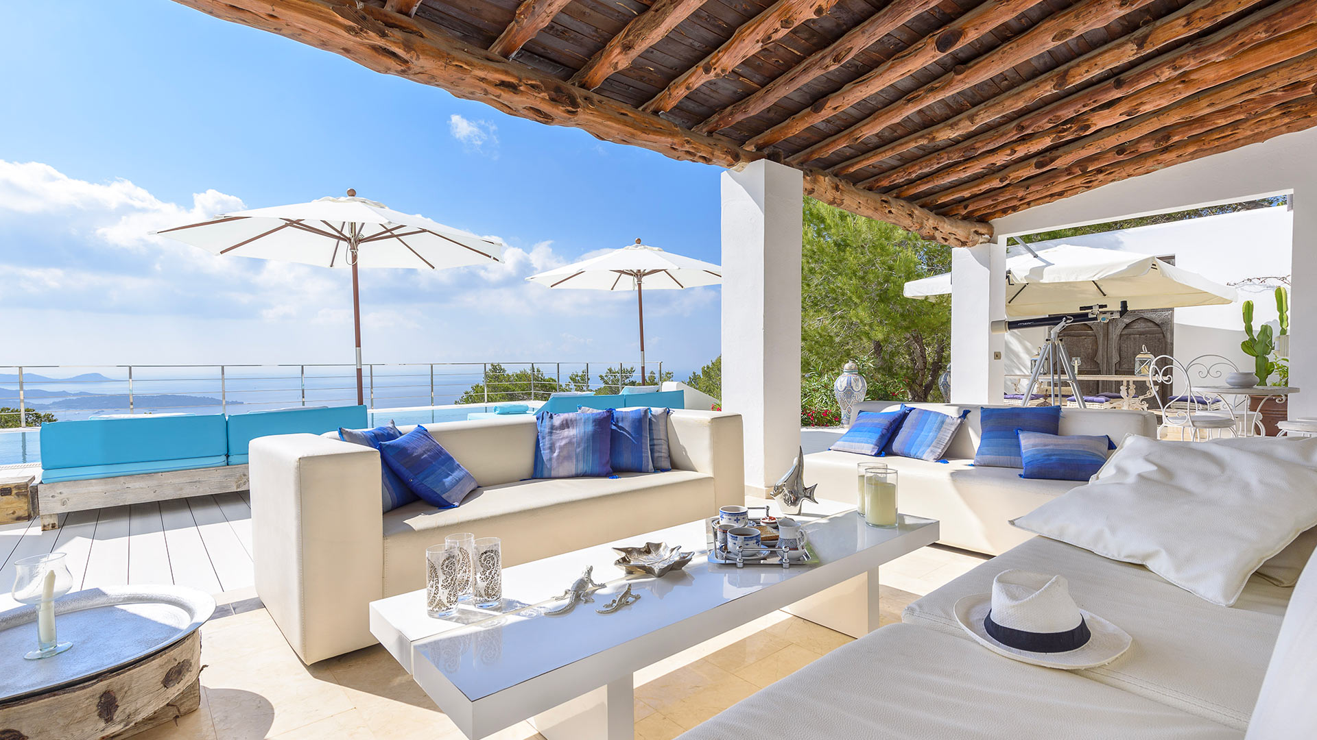 Villa White Angel — Es Cubells