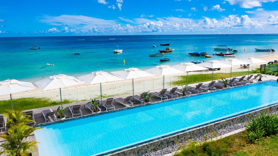 Beach front villa rentals in Mauritius Villanovo