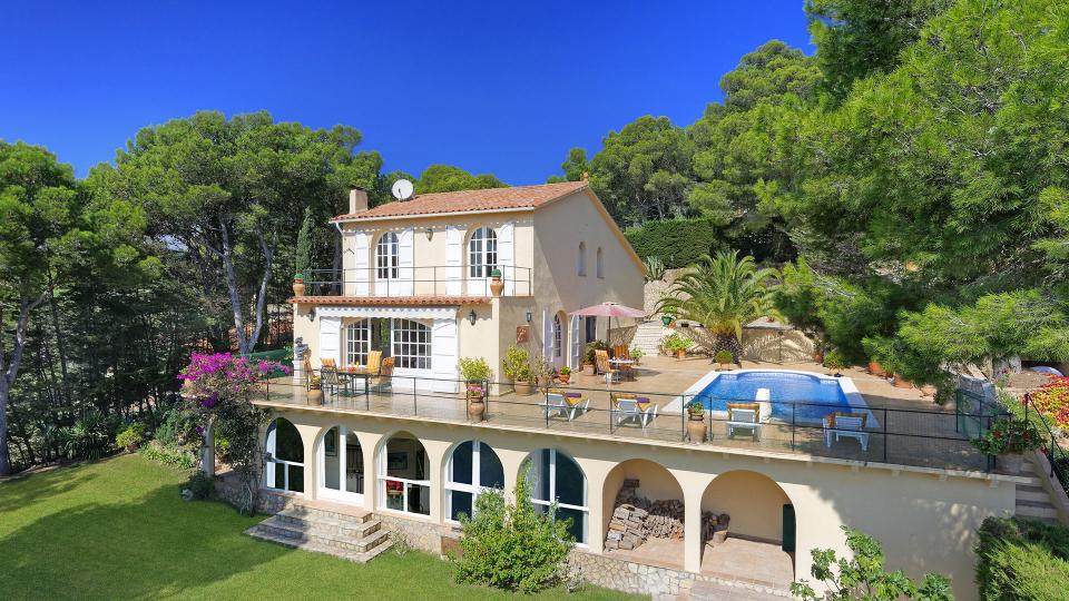 Luxury villa rentals Costa Brava Villanovo