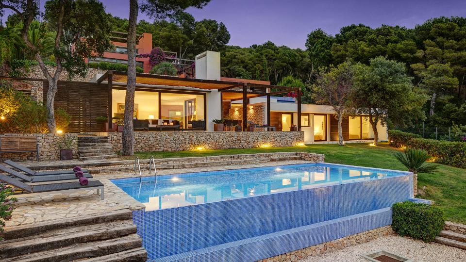 Luxury villa rentals Costa Brava Villanovo