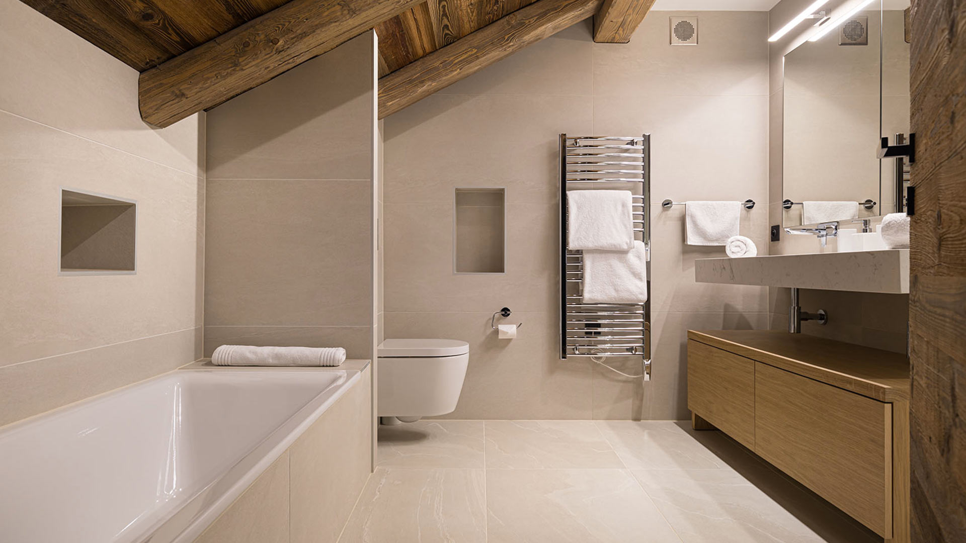 Chalet Gentleman - Image 7