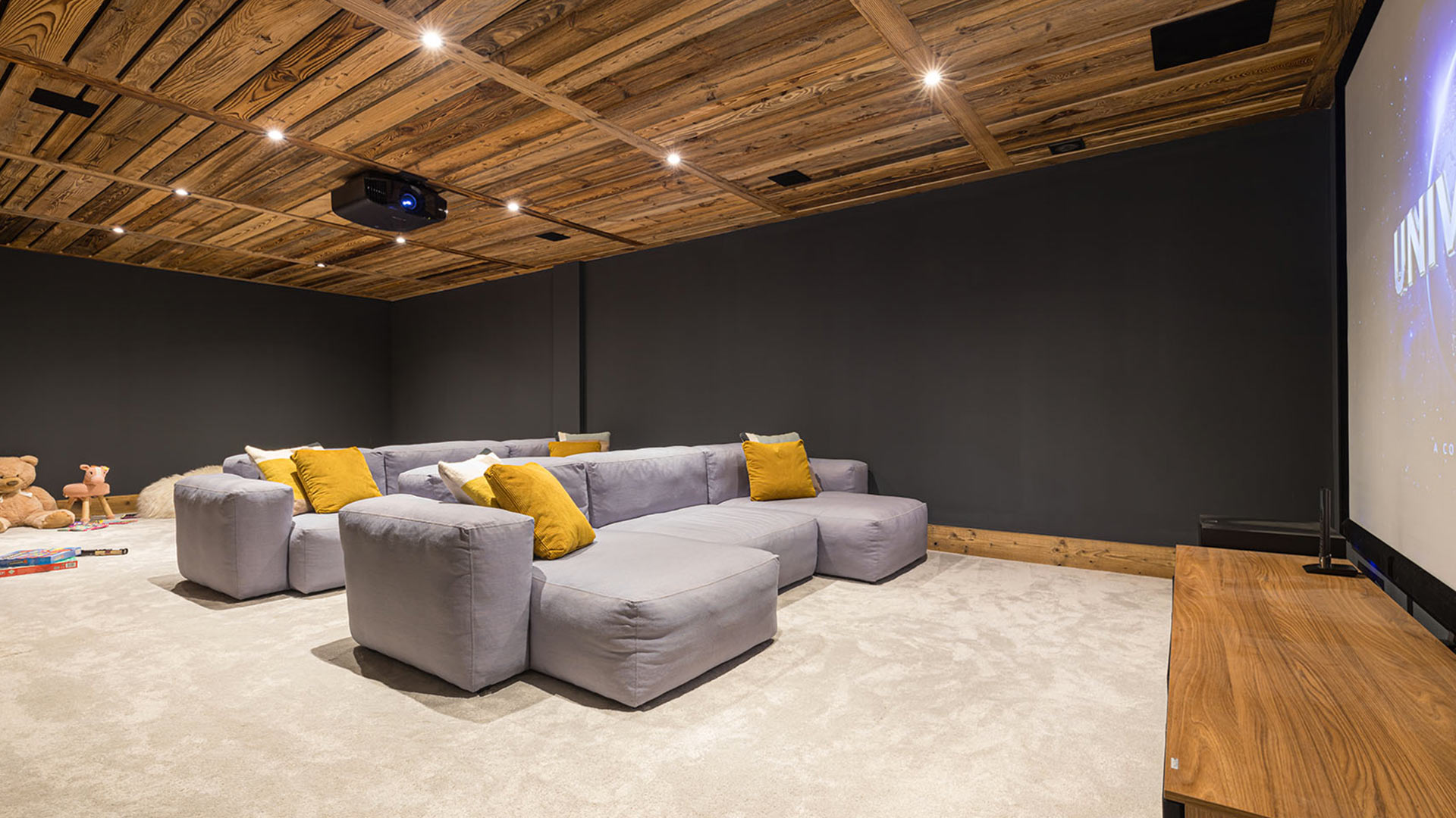 Chalet Gentleman - Image 18