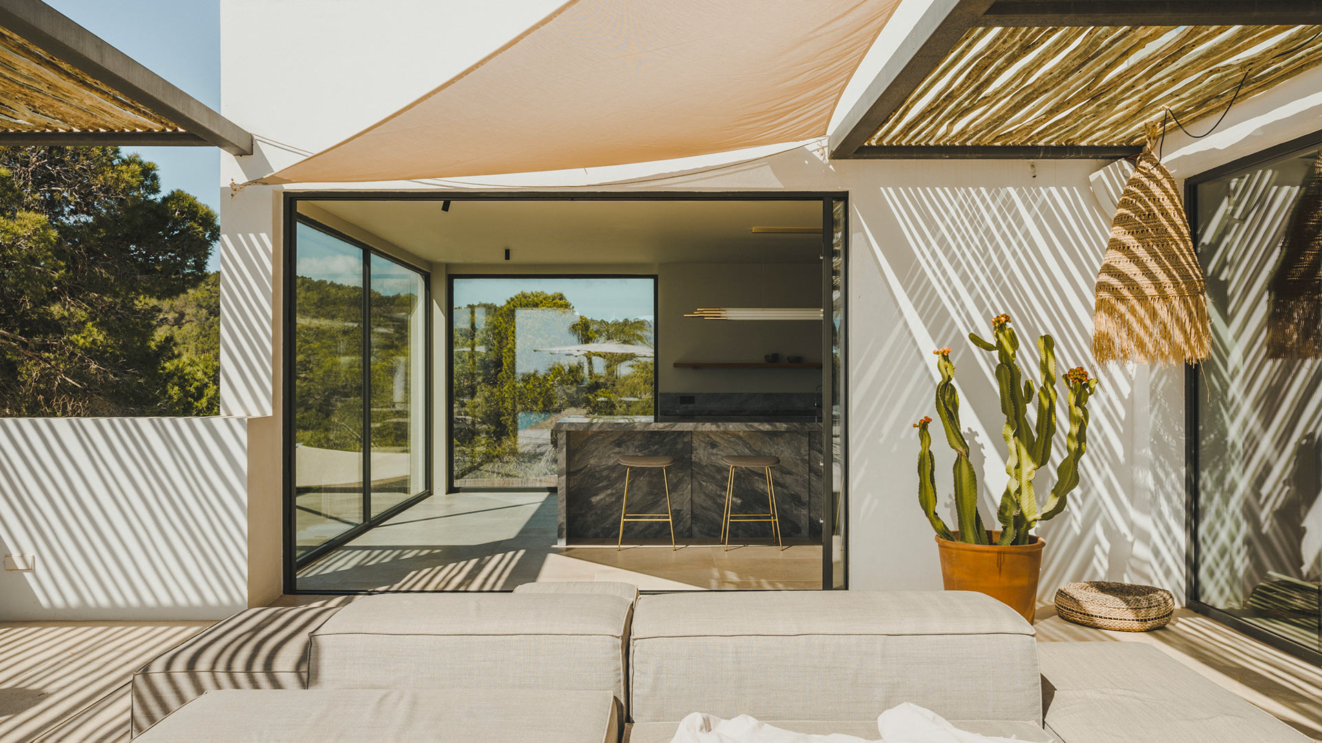 Villa Moly — Roca Llisa